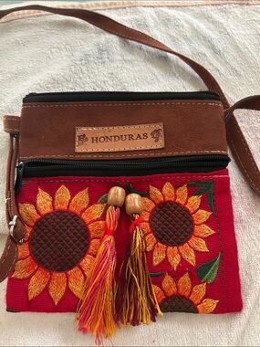 Honduras Sunflower Embroidered Crossbody Bag - Red & Brown